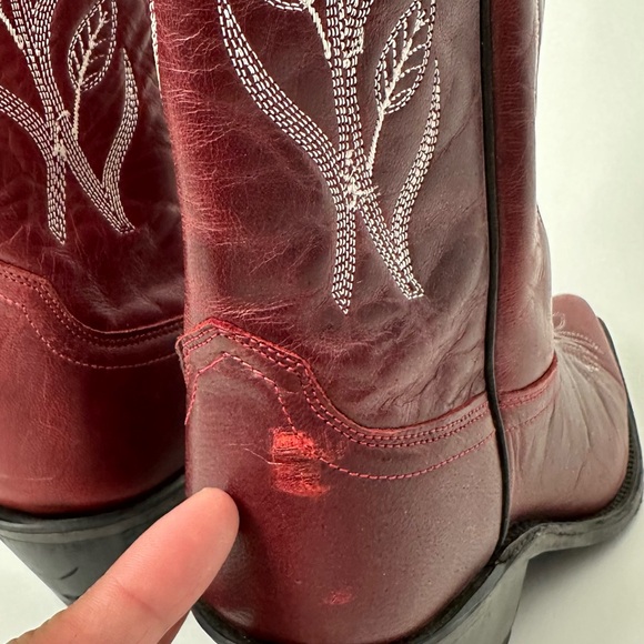 VINTAGE WOMEN’S RED LEATHER COWBOY BOOTS - Picture 10 of 13